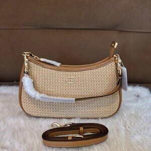 😎😎Coach Teri shoulder bag Latte CR350